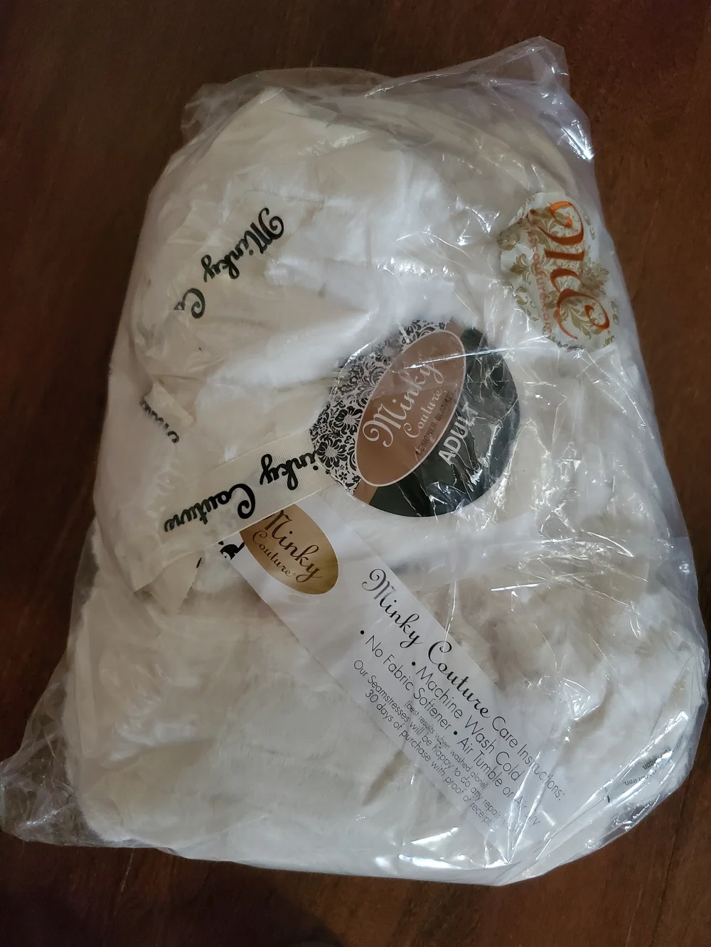 Minky Couture Hugs Cream Plush  Blanket -Adult - Picture 4 of 5